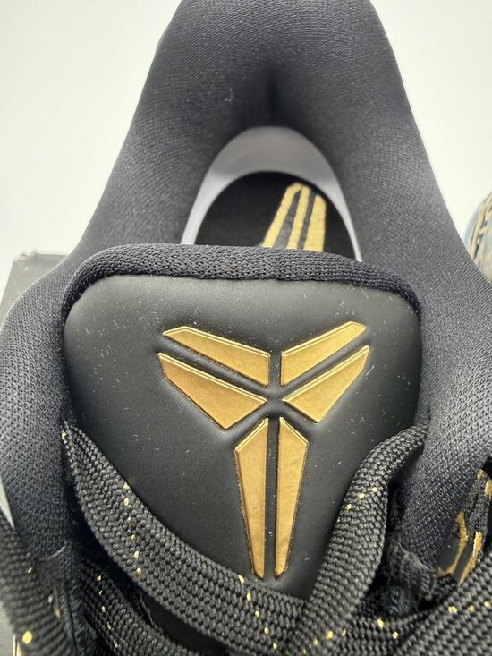 New Nike Kobe XI EM Protro Basketball Shoes Mens Size 9.5 Black Gold IU4902 900 main image 8